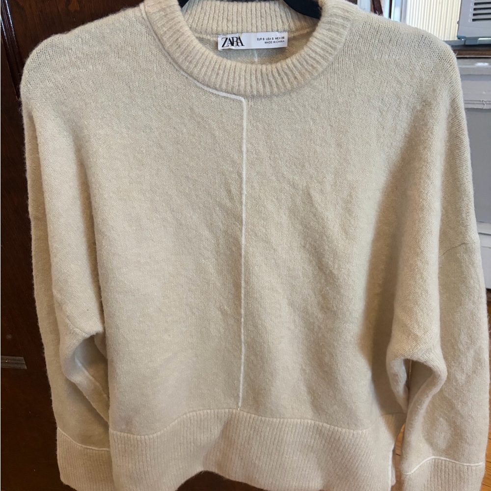 Zara Neutral Cream Ribbed Crewneck Sweater (oversized fit)
